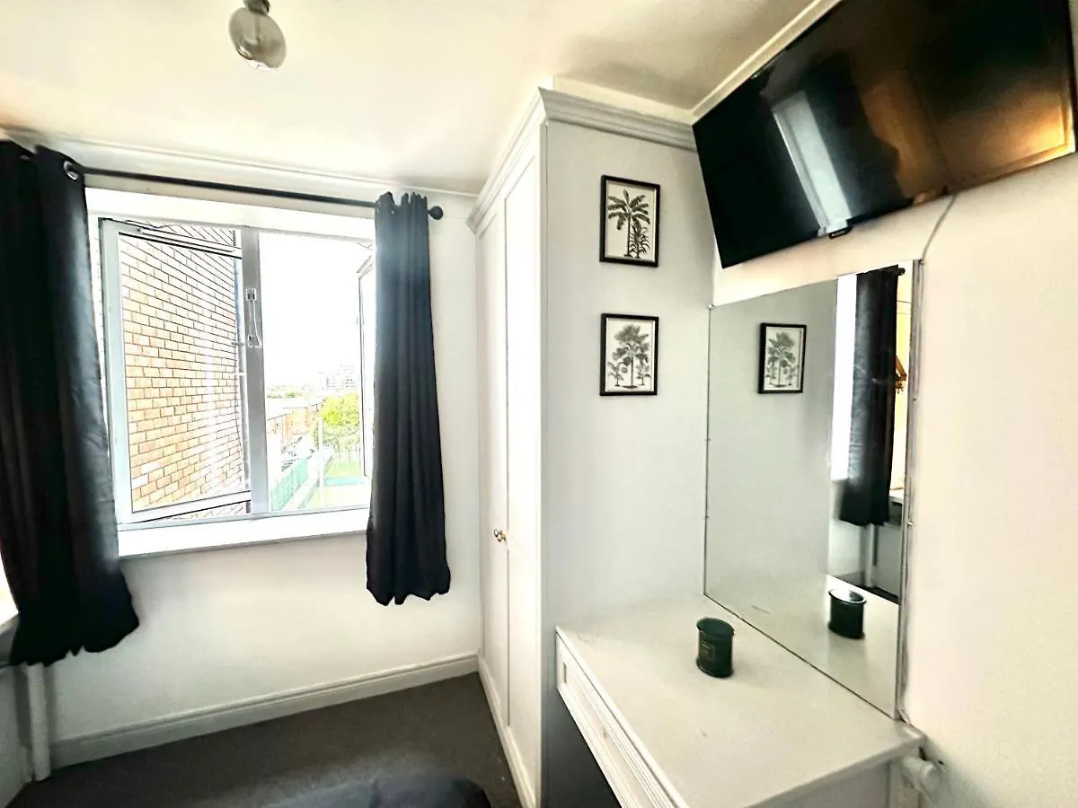 Custom House, 1 Room, Dublin 1 Homestay