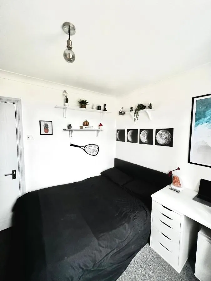 Custom House, 1 Room, Dublin 1 Homestay